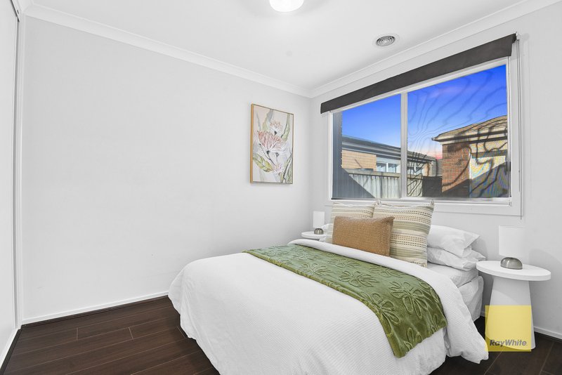 Photo - 17 Bianca Boulevard, Tarneit VIC 3029 - Image 6
