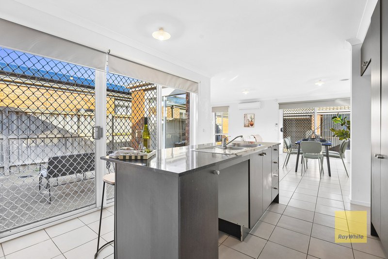 Photo - 17 Bianca Boulevard, Tarneit VIC 3029 - Image 10