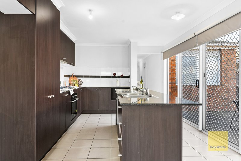 Photo - 17 Bianca Boulevard, Tarneit VIC 3029 - Image 11