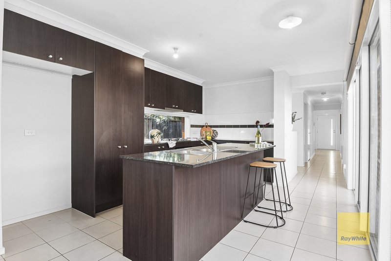 Photo - 17 Bianca Boulevard, Tarneit VIC 3029 - Image 12