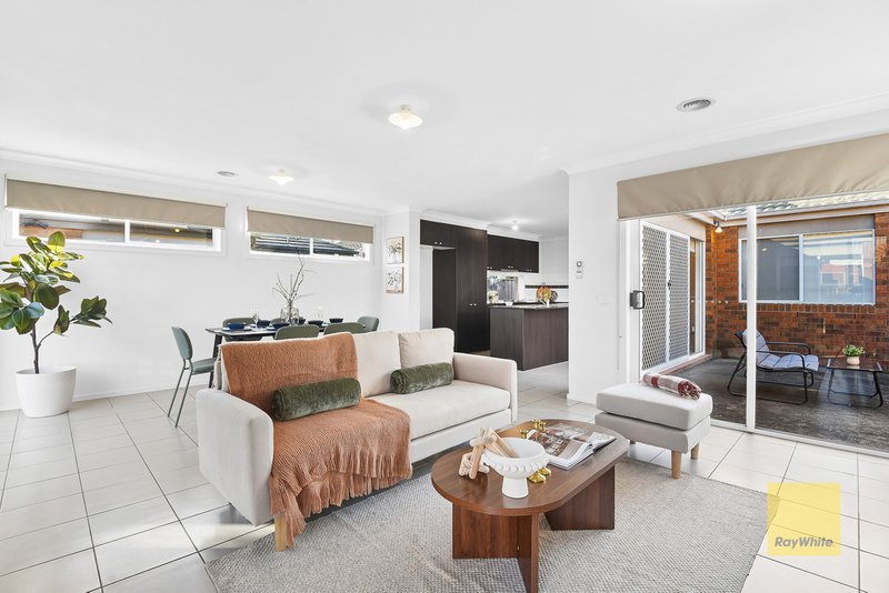 Photo - 17 Bianca Boulevard, Tarneit VIC 3029 - Image 15