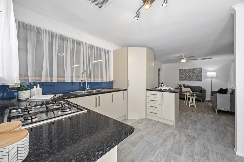 Photo - 17 Bimbadene Road, Reynella SA 5161 - Image 8