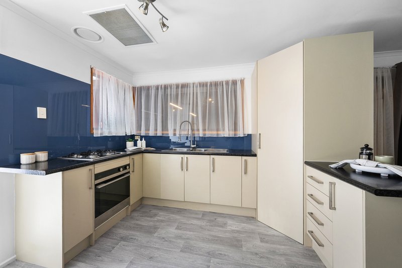 Photo - 17 Bimbadene Road, Reynella SA 5161 - Image 9