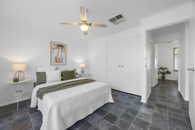 Photo - 17 Bimbadene Road, Reynella SA 5161 - Image 14