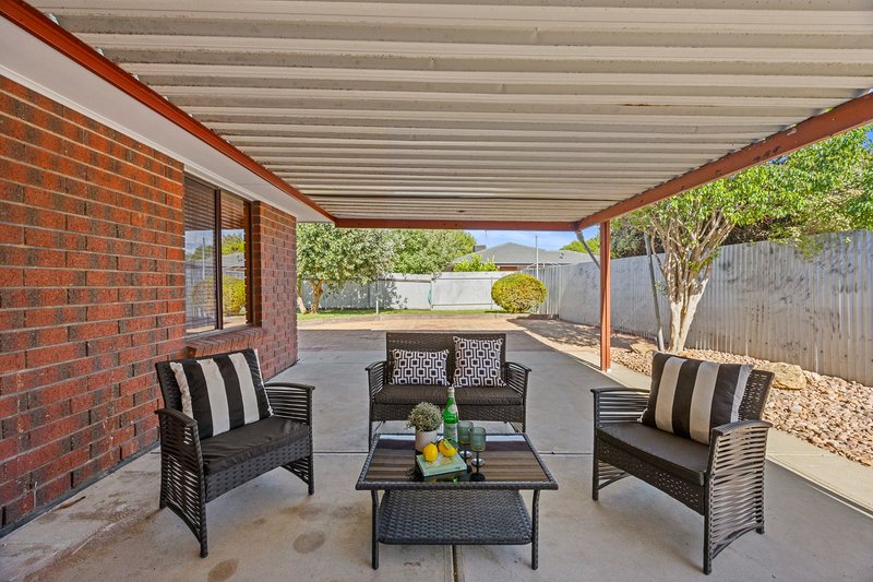 Photo - 17 Bimbadene Road, Reynella SA 5161 - Image 21