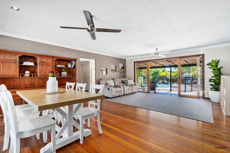 Photo - 17 Binya Avenue, Coolangatta QLD 4225 - Image 4