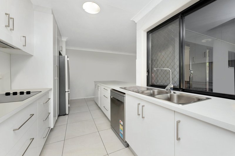 Photo - 17 Black Braes Court, Mount Louisa QLD 4814 - Image 3