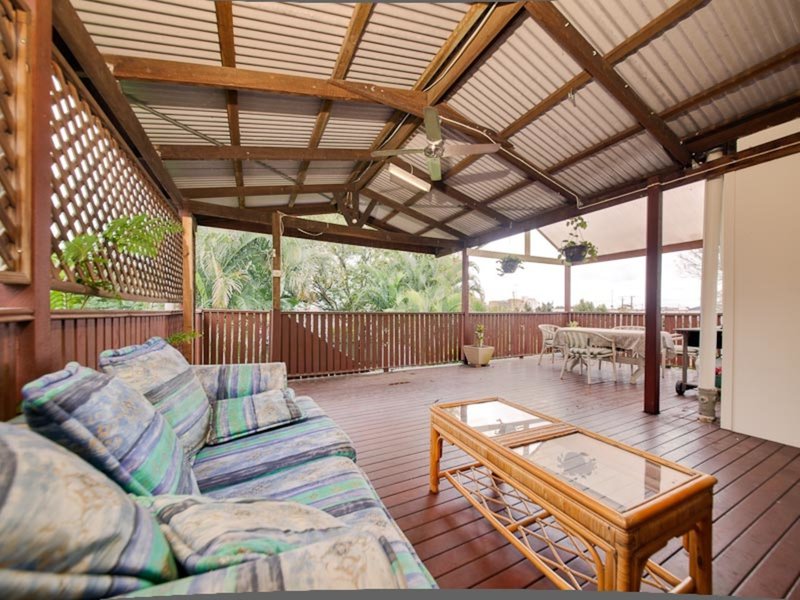 Photo - 17 Blackburn Street, Moorooka QLD 4105 - Image 2