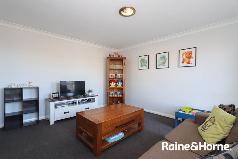 Photo - 17 Blaxland Drive, Llanarth NSW 2795 - Image 2