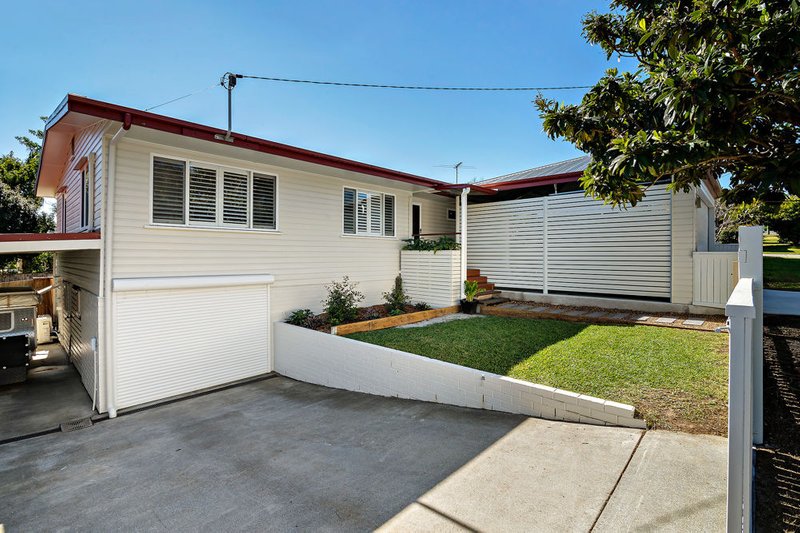 Photo - 17 Blenheim Street, Chermside West QLD 4032 - Image 2