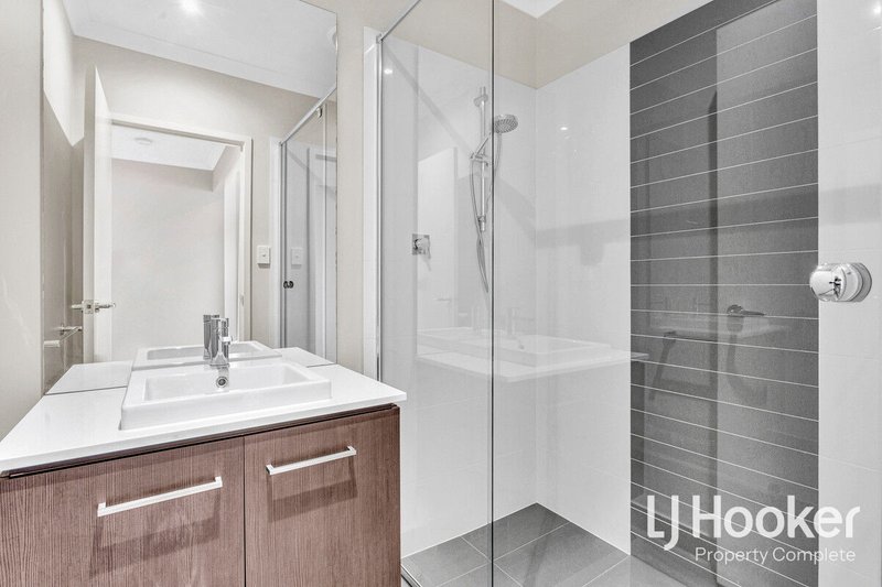 Photo - 17 Blossom Street, Yarrabilba QLD 4207 - Image 7