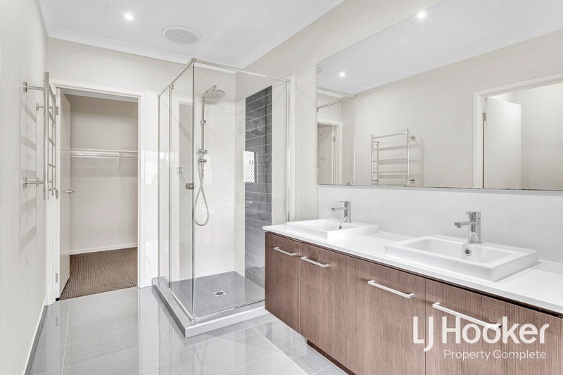 Photo - 17 Blossom Street, Yarrabilba QLD 4207 - Image 9