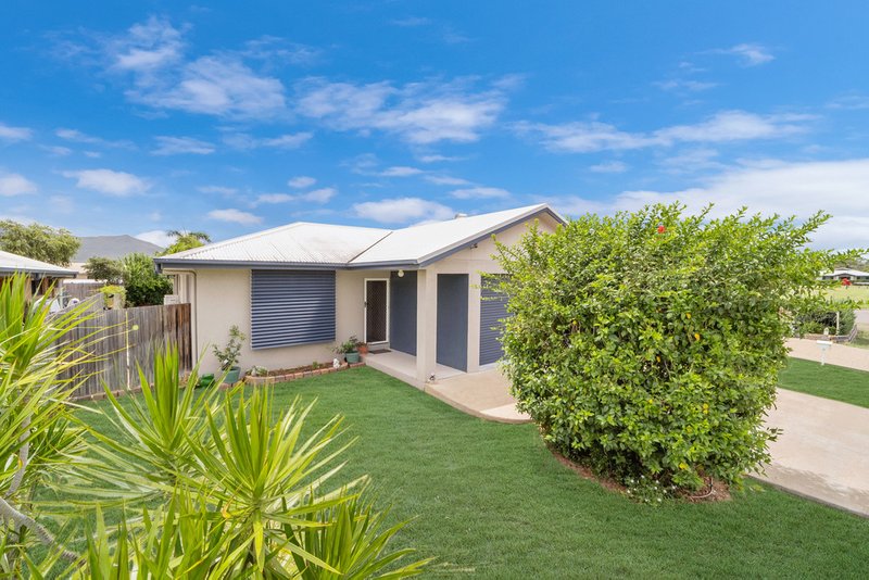 Photo - 17 Blue Wren Drive, Kelso QLD 4815 - Image 2