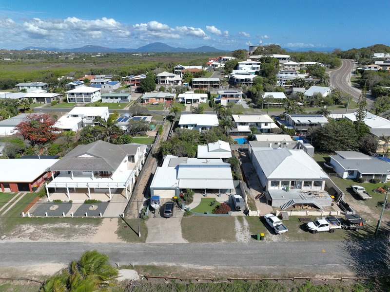 Photo - 17 Bluewater Parade, Bowen QLD 4805 - Image 8