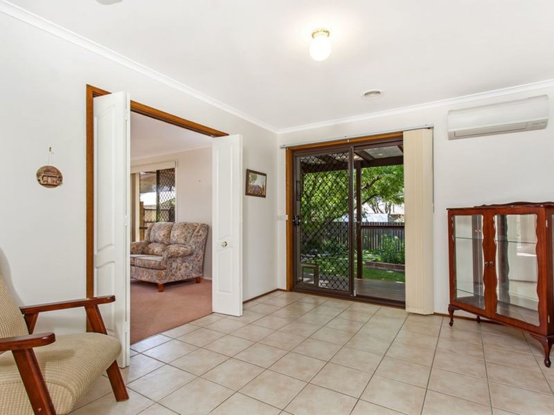 Photo - 17 Boas Place, Florey ACT 2615 - Image 6