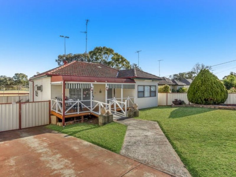 17 Bocking Avenue, Bradbury NSW 2560