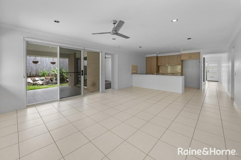 Photo - 17 Bonney Street, Rural View QLD 4740 - Image 6