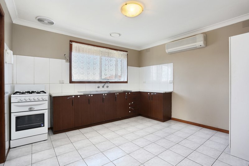 Photo - 1/7 Boston Road, Lalor VIC 3075 - Image 2