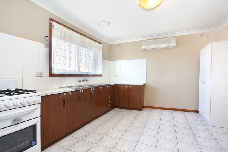 Photo - 1/7 Boston Road, Lalor VIC 3075 - Image 3