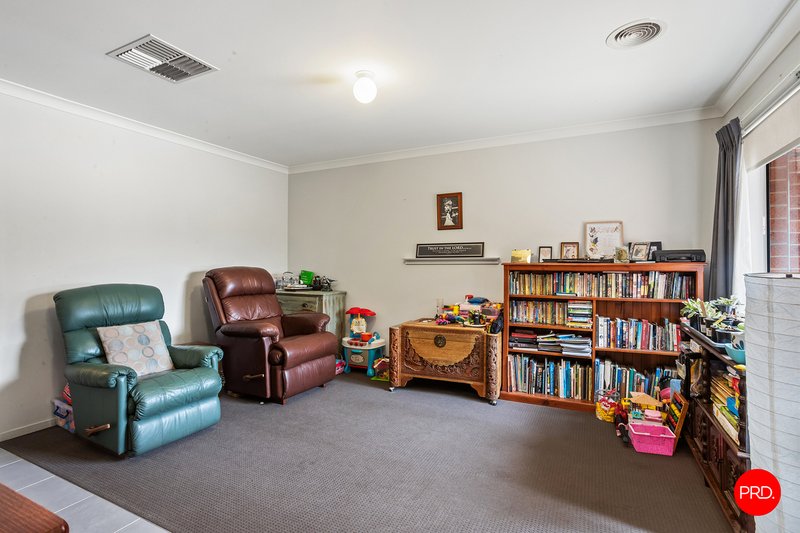 Photo - 17 Botheras Court, Epsom VIC 3551 - Image 3