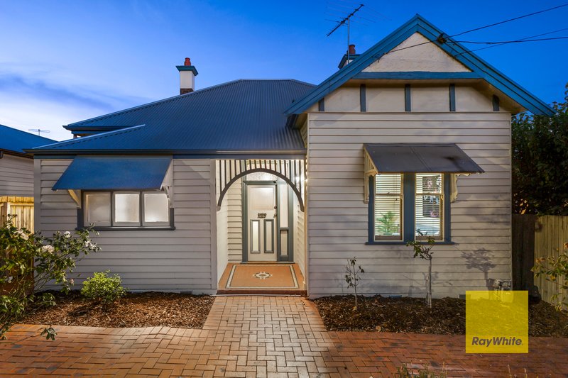 17 Bourke Crescent, Geelong VIC 3220