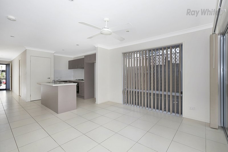 Photo - 17 Bowerbird Crescent, Dakabin QLD 4503 - Image 4