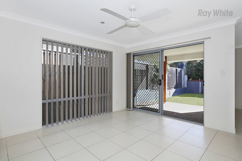 Photo - 17 Bowerbird Crescent, Dakabin QLD 4503 - Image 5