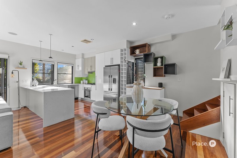 Photo - 1/7 Bradley Avenue, Kedron QLD 4031 - Image 4