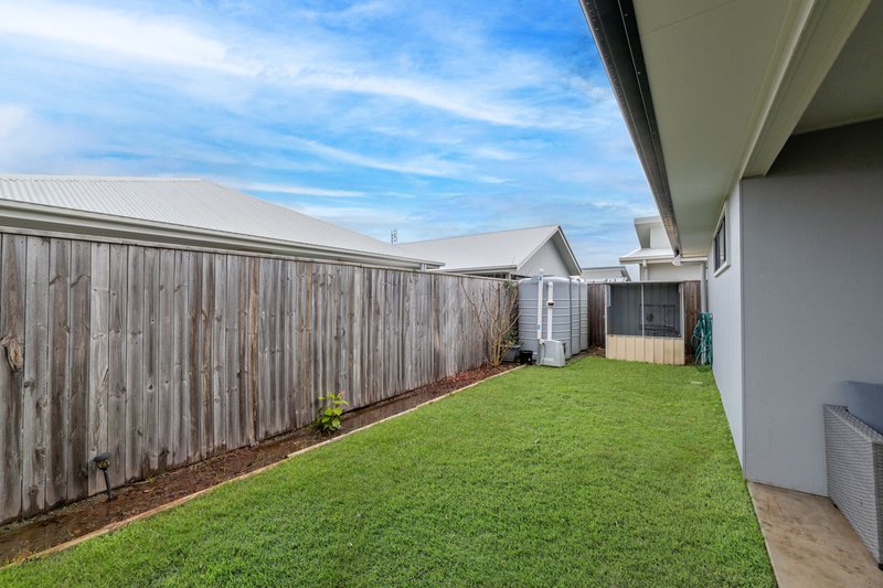 Photo - 17 Bradley Crescent, Nirimba QLD 4551 - Image 16