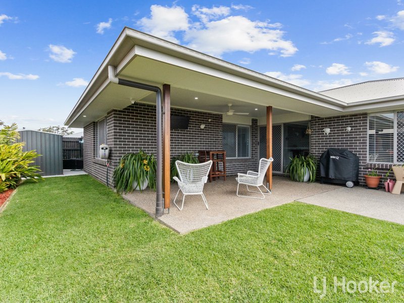 Photo - 17 Bradman Way, Urangan QLD 4655 - Image 12