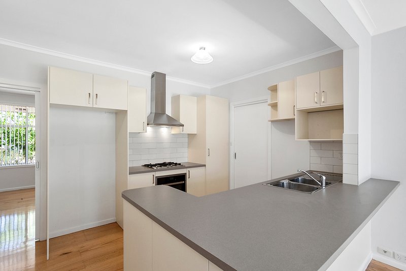 Photo - 17 Brady Road, Bentleigh East VIC 3165 - Image 2