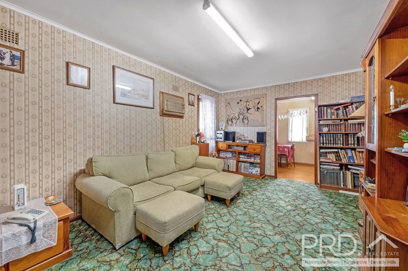 Photo - 17 Brain Avenue, Lurnea NSW 2170 - Image 3