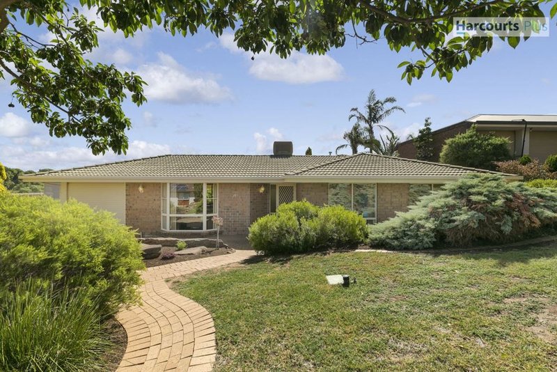 Photo - 17 Brett Crescent, Hallett Cove SA 5158 - Image 2