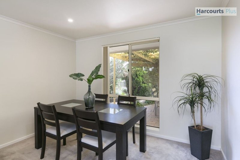 Photo - 17 Brett Crescent, Hallett Cove SA 5158 - Image 5