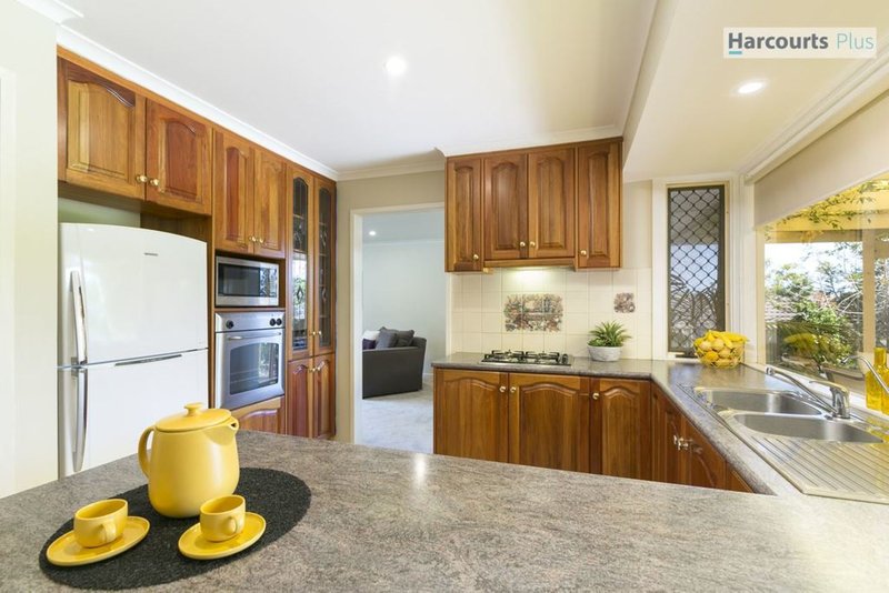 Photo - 17 Brett Crescent, Hallett Cove SA 5158 - Image 7