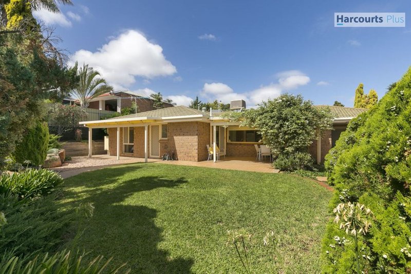 Photo - 17 Brett Crescent, Hallett Cove SA 5158 - Image 18