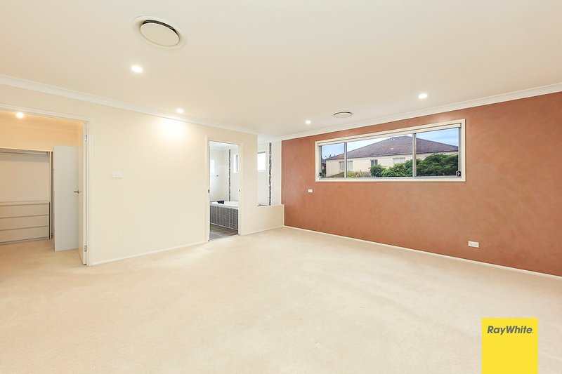 Photo - 17 Bridgeview Circuit, Bella Vista NSW 2153 - Image 10