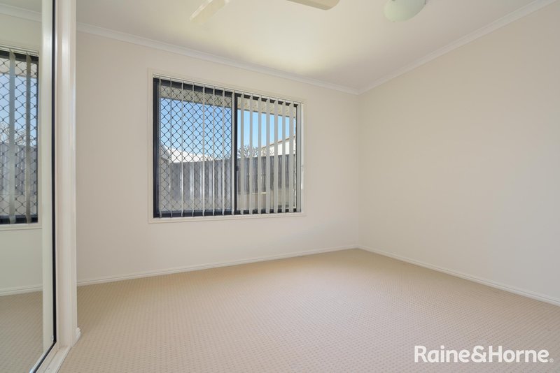 Photo - 17 Briffney Street, Kirkwood QLD 4680 - Image 15