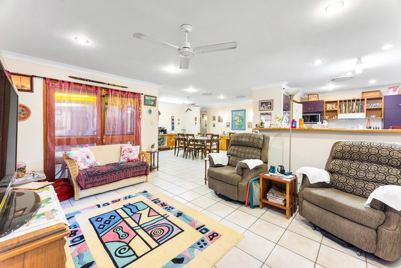 Photo - 17 Brigalow Court, Murrumba Downs QLD 4503 - Image 7