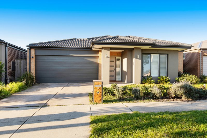 Photo - 17 Brightstone Drive, Clyde North VIC 3978 - Image 4