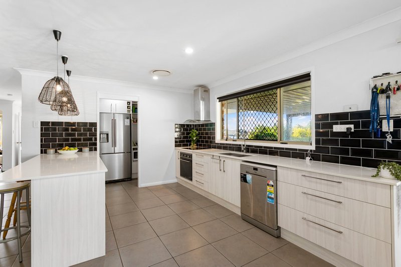 Photo - 17 Brisbane Crescent, Deception Bay QLD 4508 - Image 4