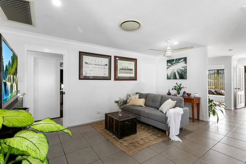 Photo - 17 Brisbane Crescent, Deception Bay QLD 4508 - Image 5