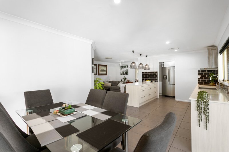 Photo - 17 Brisbane Crescent, Deception Bay QLD 4508 - Image 7