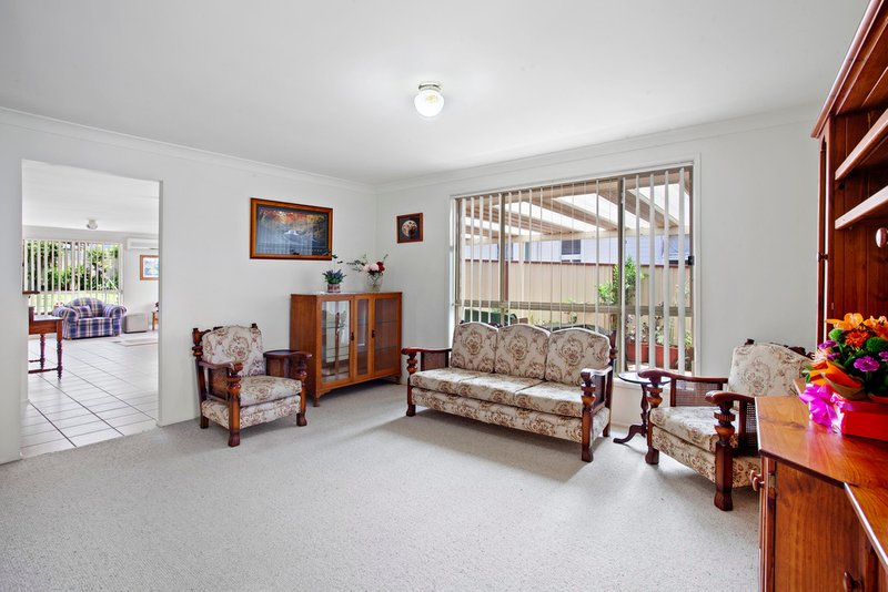 Photo - 17 Brooke Ave , Killarney Vale NSW 2261 - Image 4