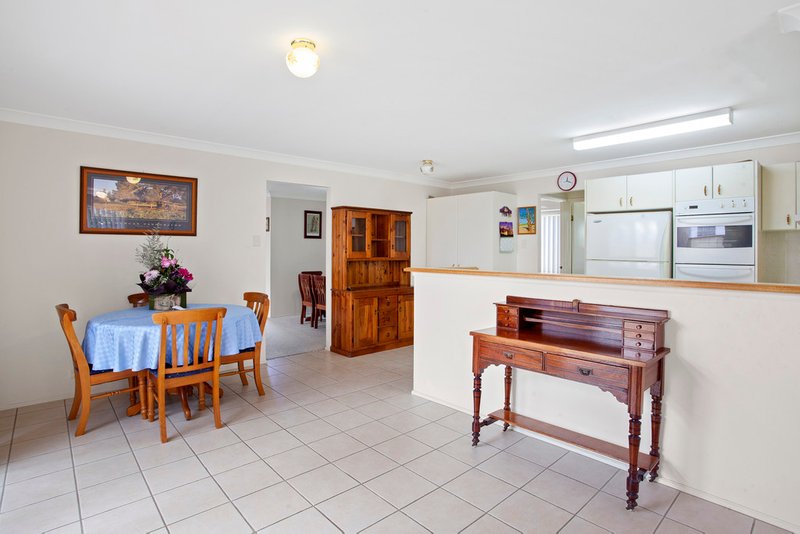 Photo - 17 Brooke Ave , Killarney Vale NSW 2261 - Image 7