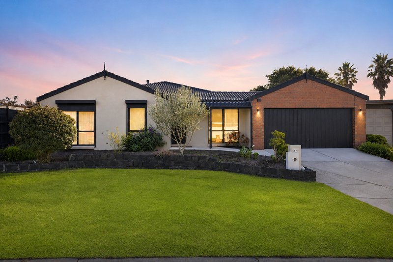 Photo - 17 Broome Crescent, Cranbourne North VIC 3977 - Image 1
