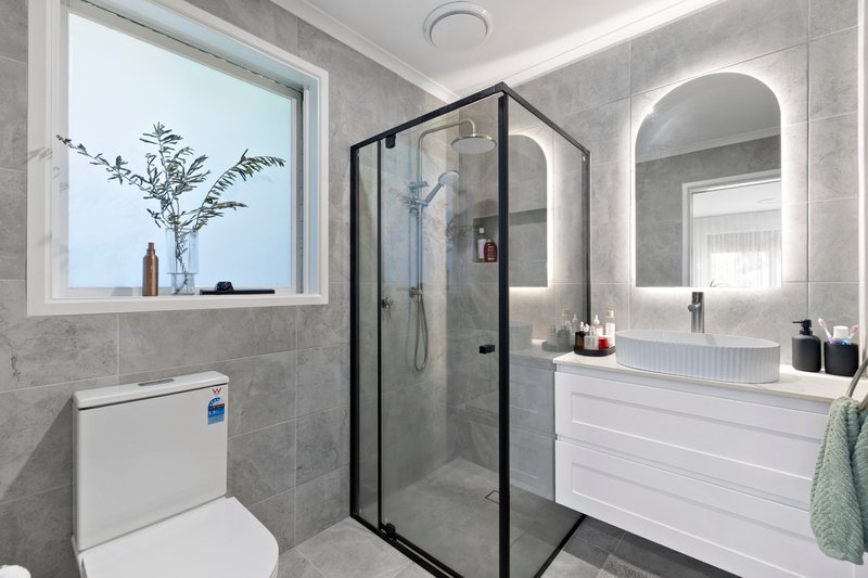 Photo - 17 Broome Crescent, Cranbourne North VIC 3977 - Image 3