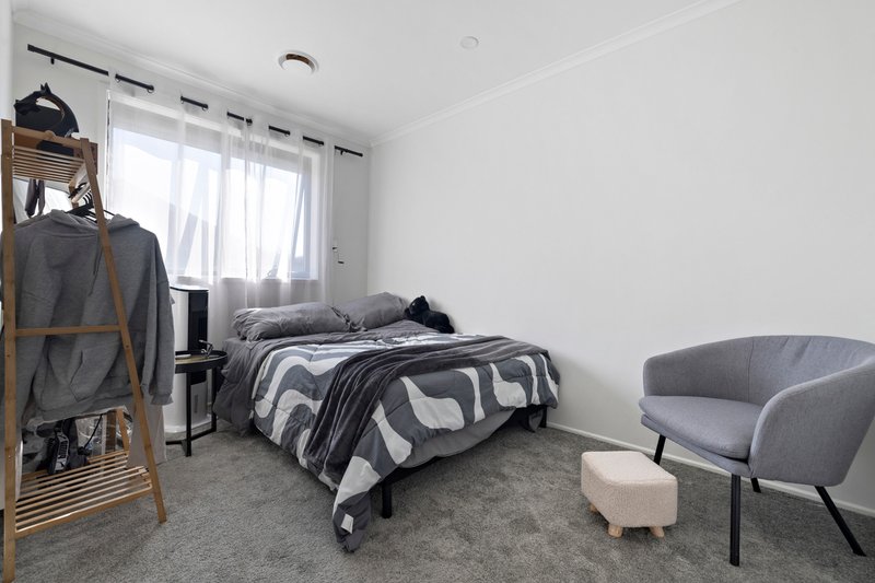 Photo - 17 Broome Crescent, Cranbourne North VIC 3977 - Image 14