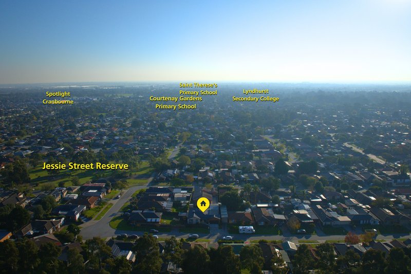 Photo - 17 Broome Crescent, Cranbourne North VIC 3977 - Image 23