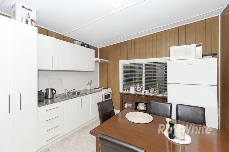 Photo - 17 Brougham Avenue, Fennell Bay NSW 2283 - Image 2